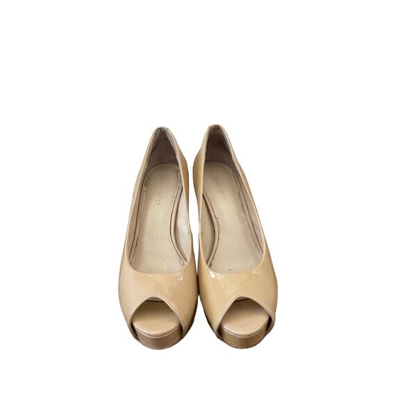 Vintage 90s Nine West Nude Patin Leather Peep Toe 3" Heel Pump Size 8.5M - Picture 2 of 10